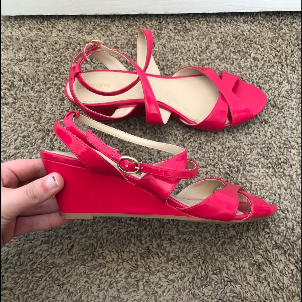 Liz Claiborne neon pink summer wedges size 9